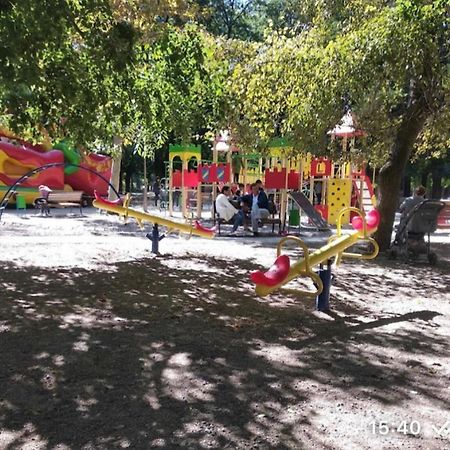 Appartamento Квартира На Сегедской.Пляж Дельфин.Клиника Филатова Odessa Esterno foto